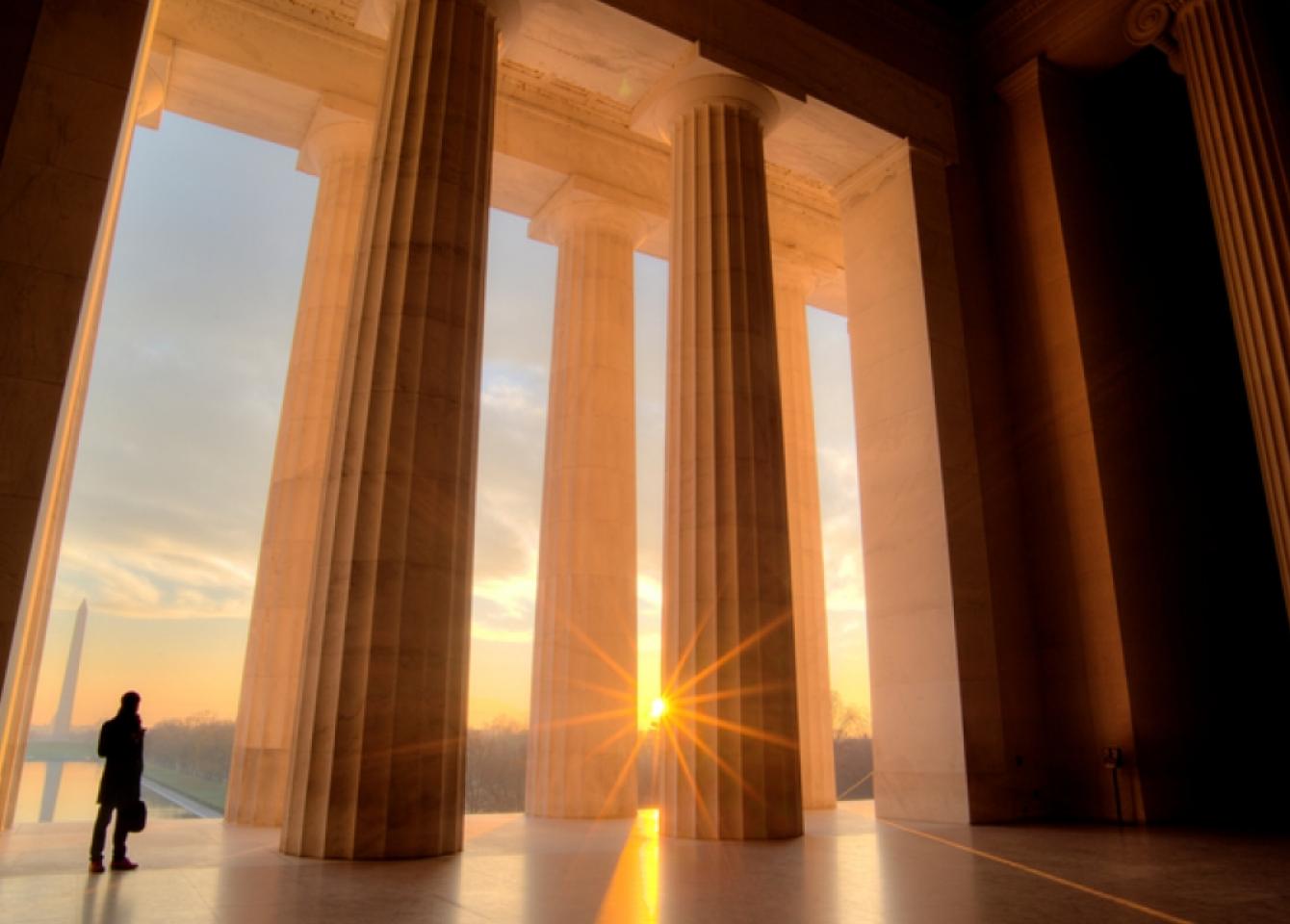 Lincoln Memorial sunrise view