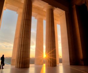 Lincoln Memorial sunrise view