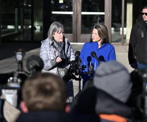 Congresswoman McCollum and Congresswoman Craig speak to the press outside of the Whipple Federal Building